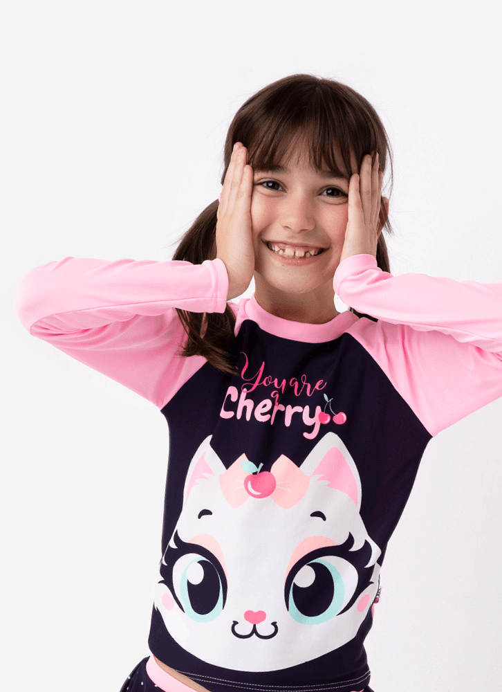 Camiseta-Praia--Com-Protecao-Solar-Menina-Gatinha