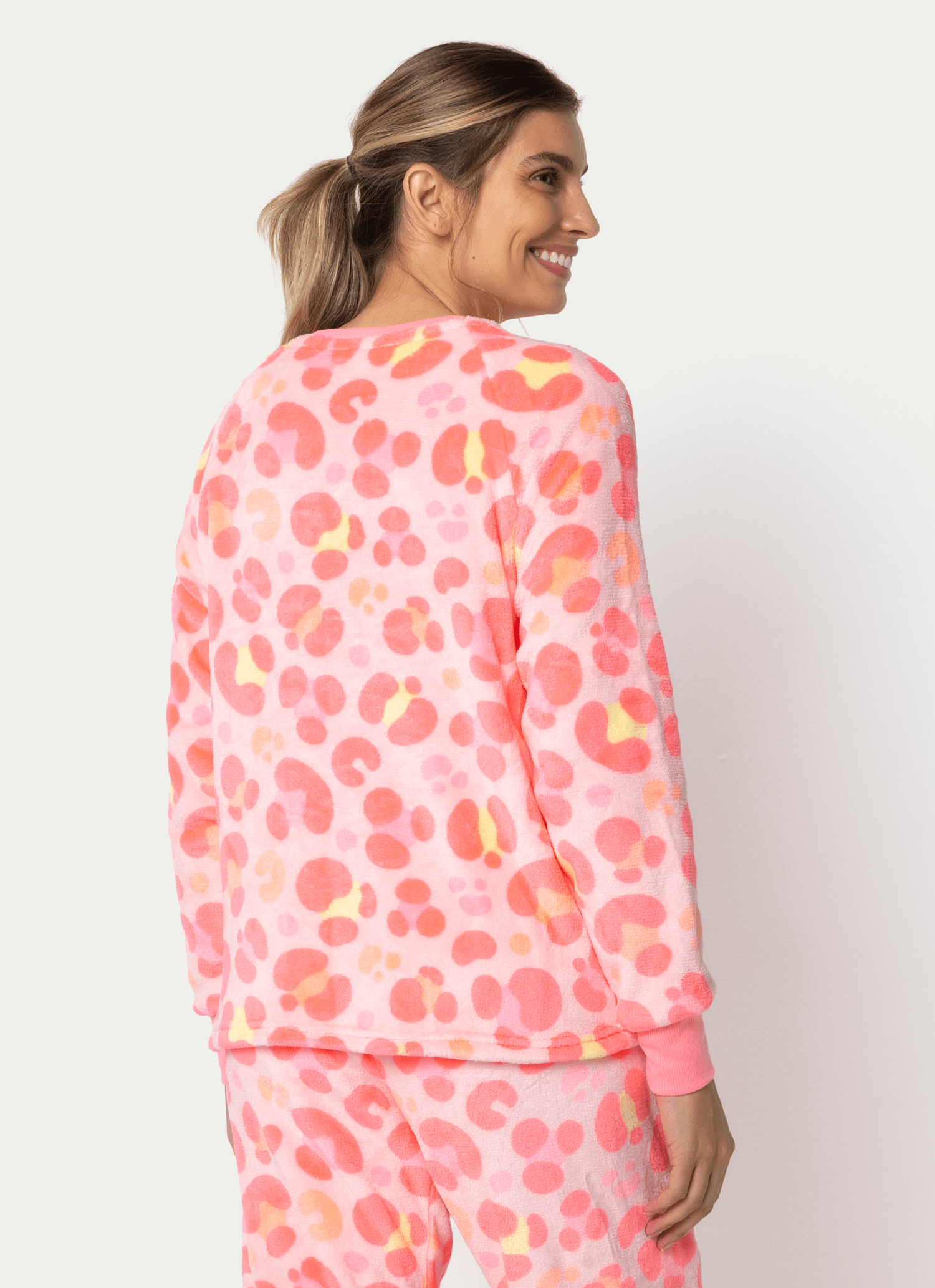 Pijama-Manga-Longa-Soft-Feminino-Gata-Cereja