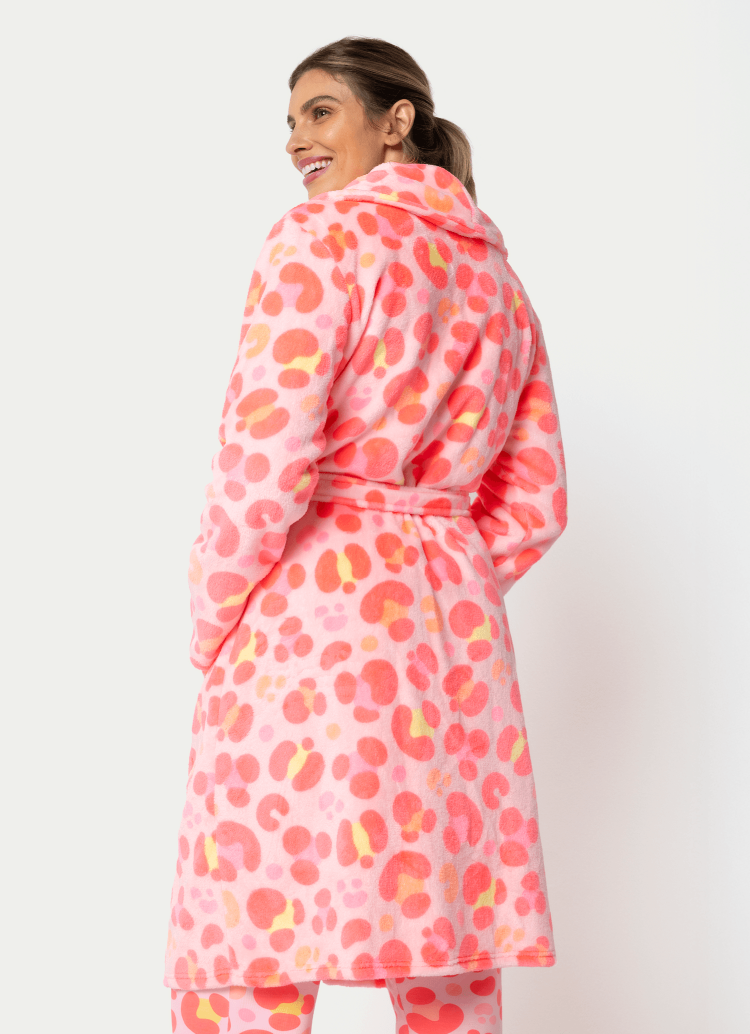 Roupao-Manga-Longa-Soft-Feminino-Gata-Cereja