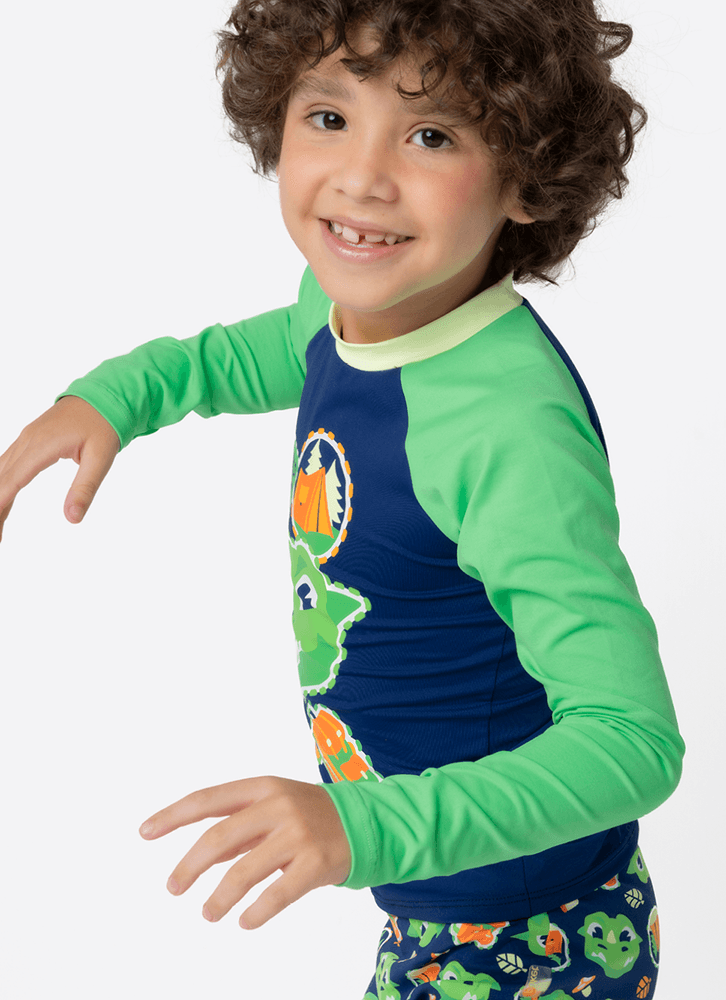 Camiseta-Com-Protecao-Solar-Menino-Dragao-Camping