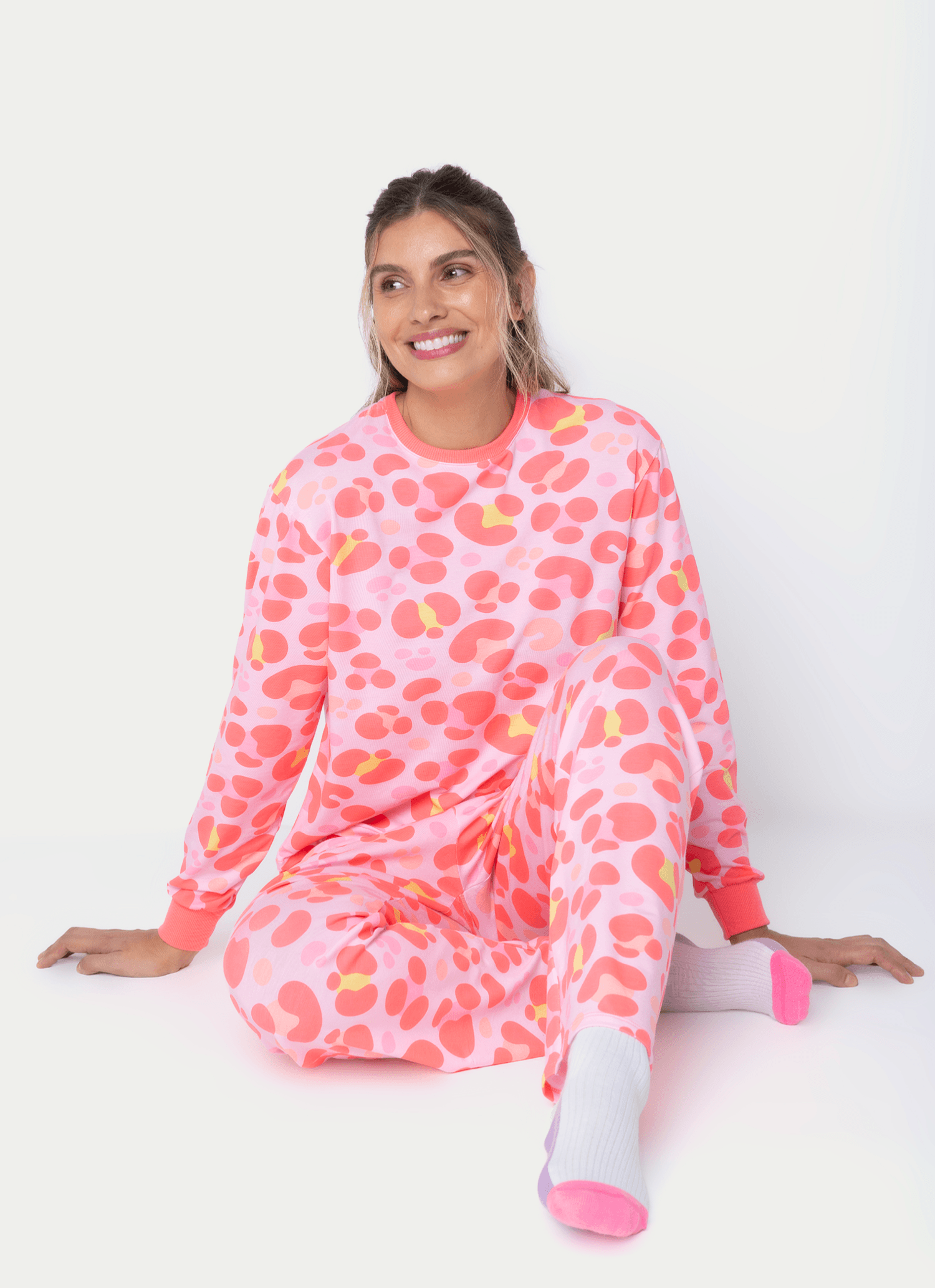 Pijama-Manga-Longa-Feminino-Gata-Cereja