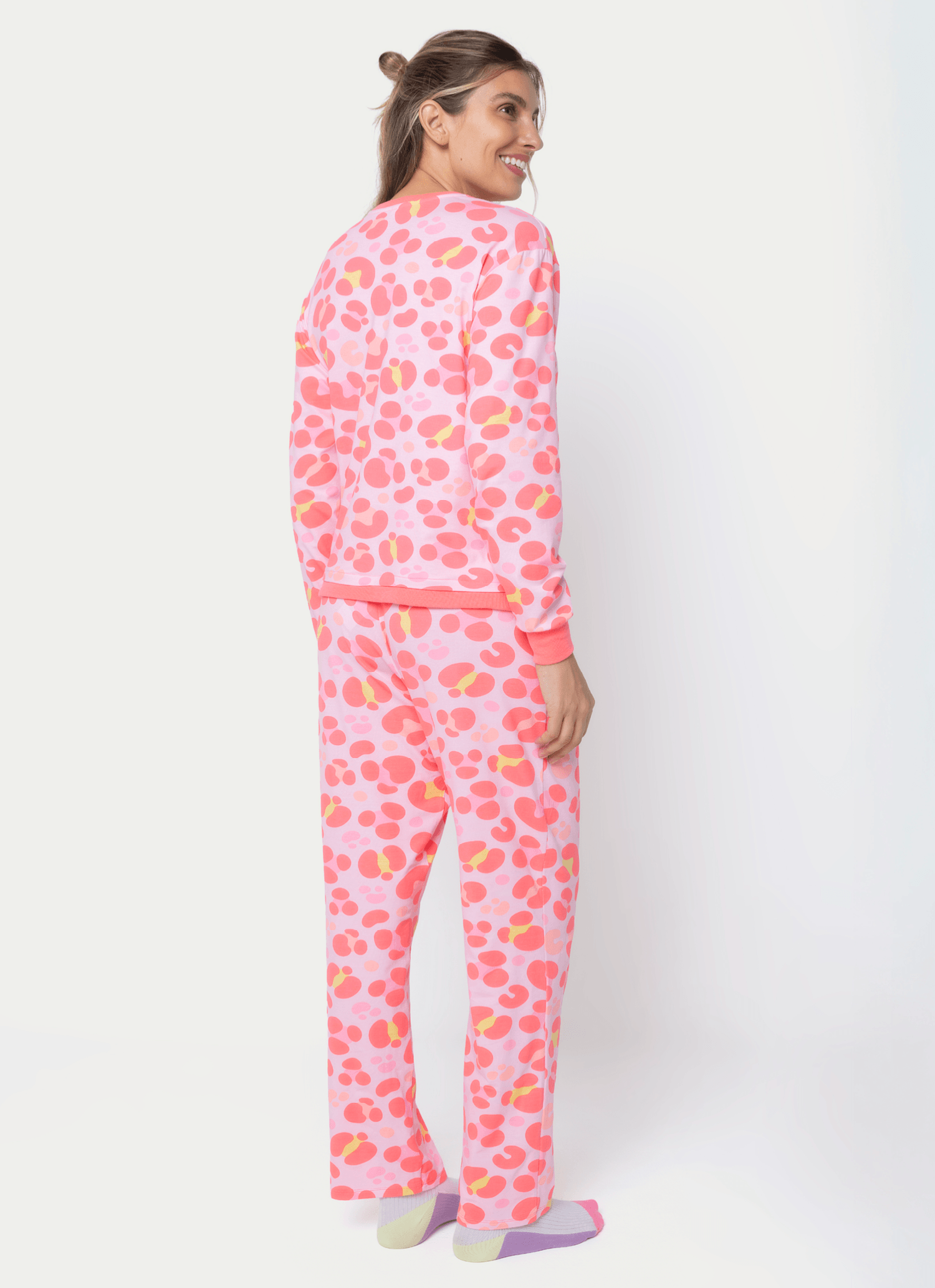 Pijama-Manga-Longa-Feminino-Gata-Cereja