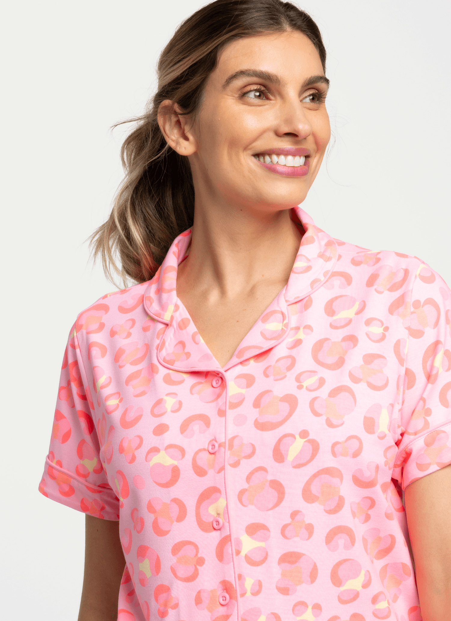 Pijama-Manga-Curta-Viscose-Feminino-Gata-Cereja