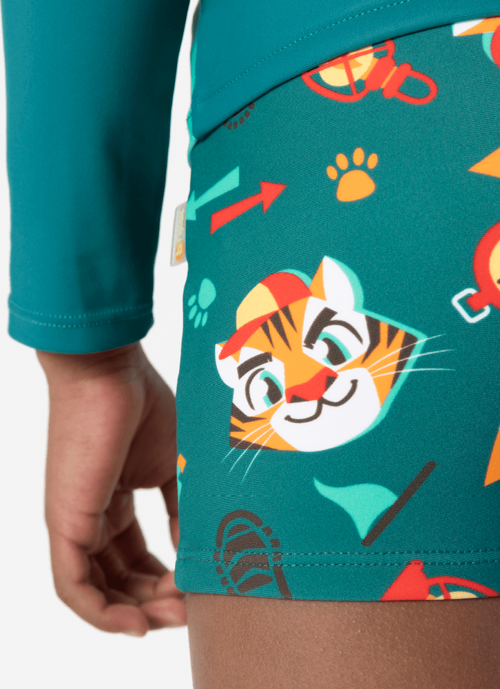 Conjunto-Camiseta-E-Sunga-Com-Protecao-Solar-Menino-Tigre-Camping