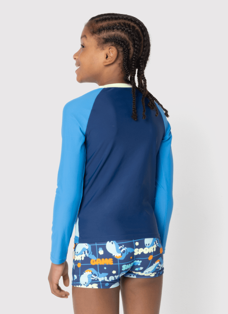 Conjunto-Camiseta-E-Sunga-Com-Protecao-Solar-Menino-Tubarao-Futevolei