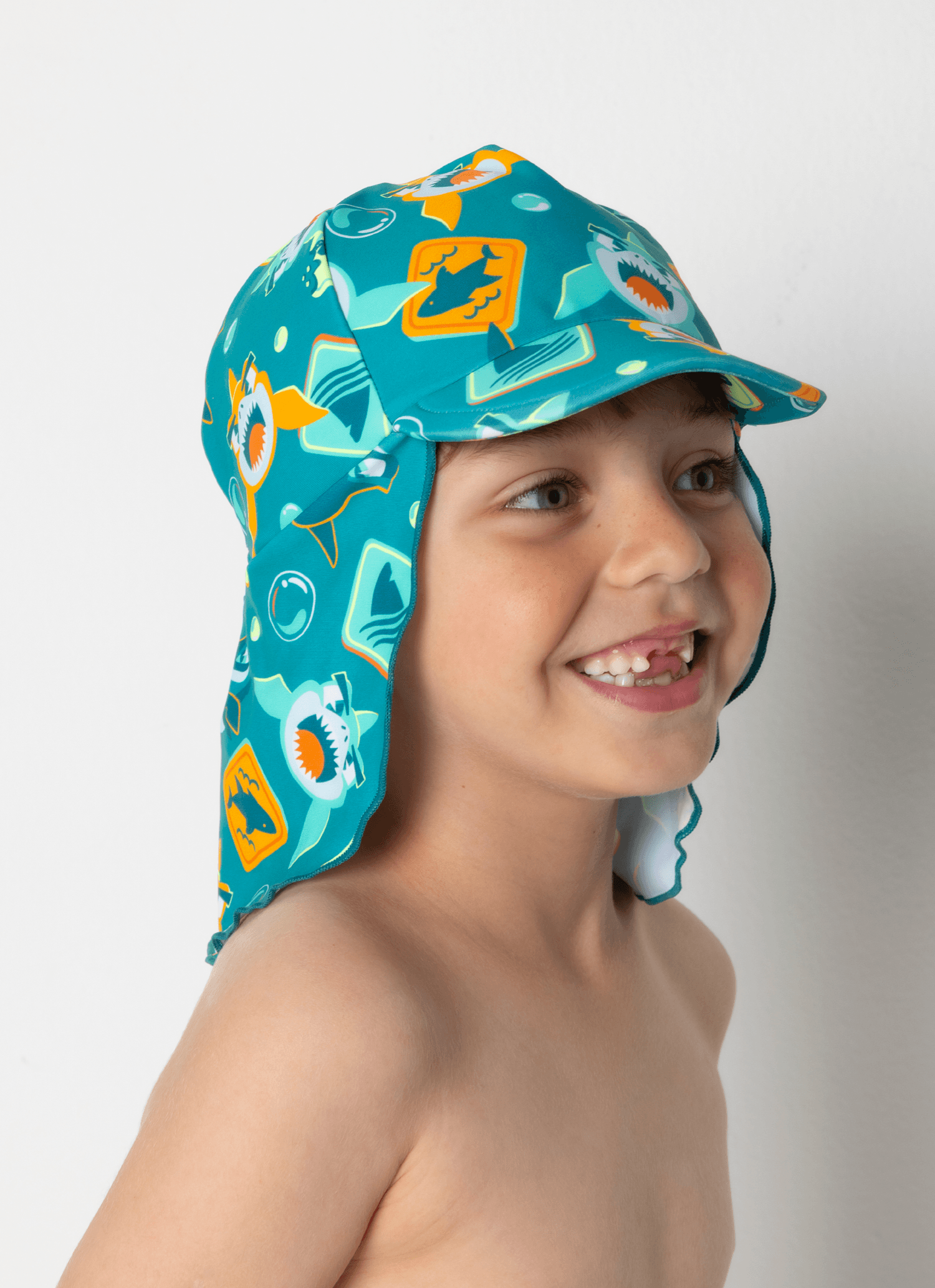 Chapeu-Com-Protecao-Solar-Menino-Tuba-Trio