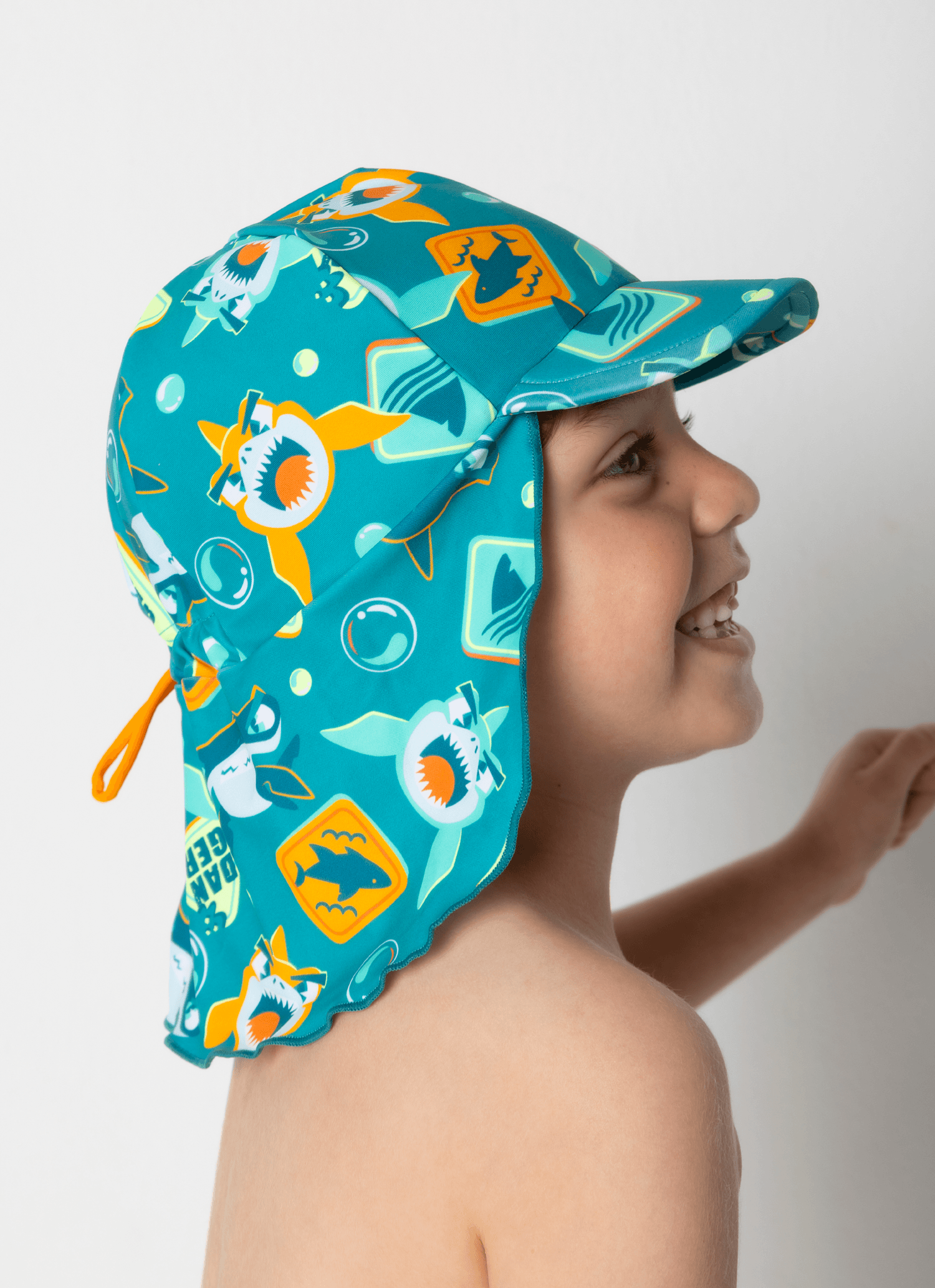 Chapeu-Com-Protecao-Solar-Menino-Tuba-Trio
