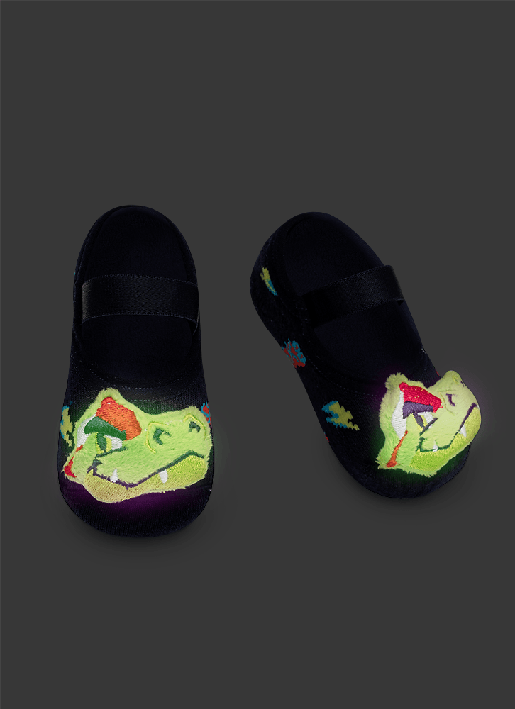 Meia-Sapatilha-Antiderrapante-Com-Aplique-De-Led-Bebe-Menino-Dinossauro-Skate