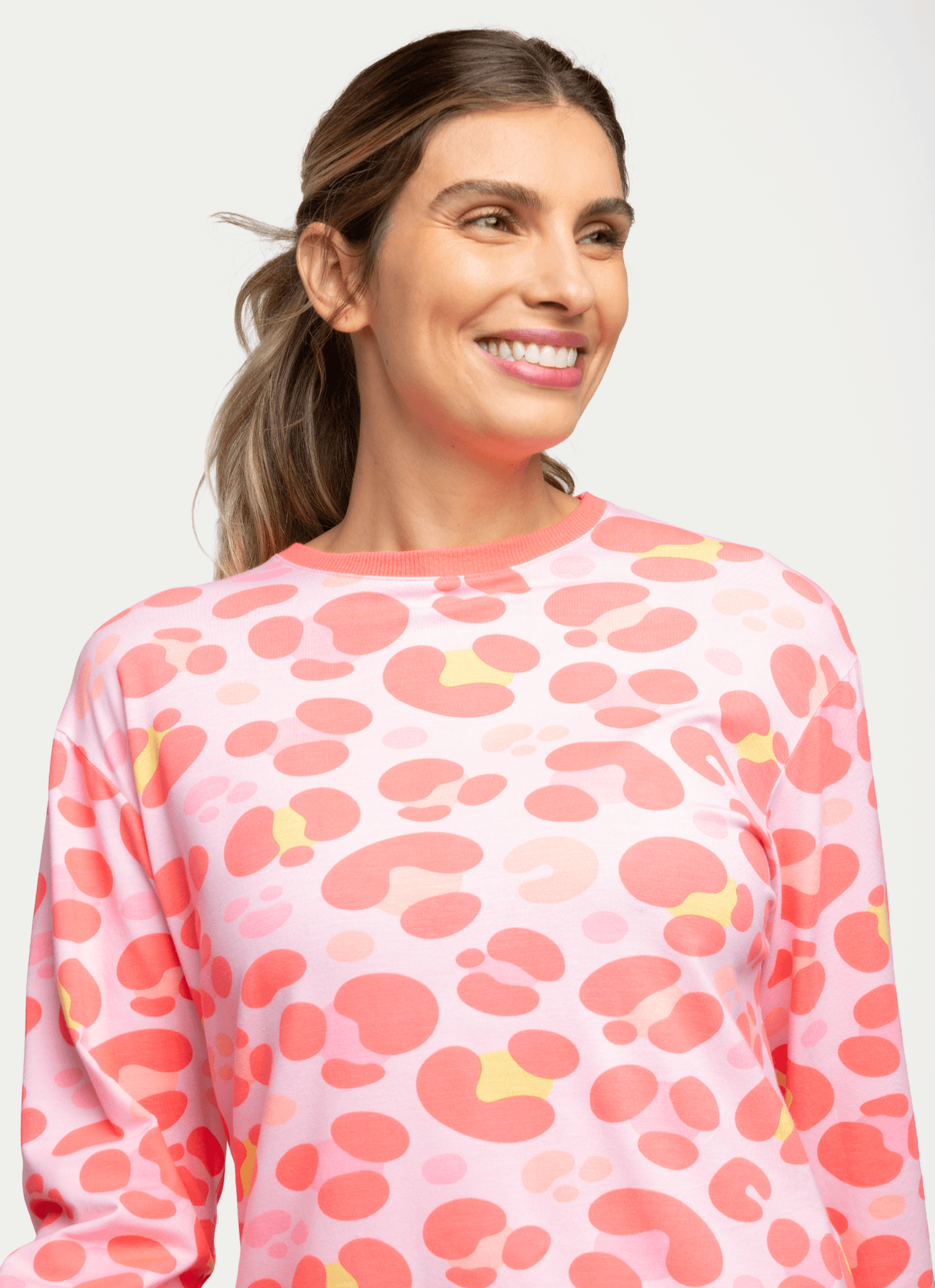 Pijama-Manga-Longa-Moletinho-Feminino-Gata-Cereja