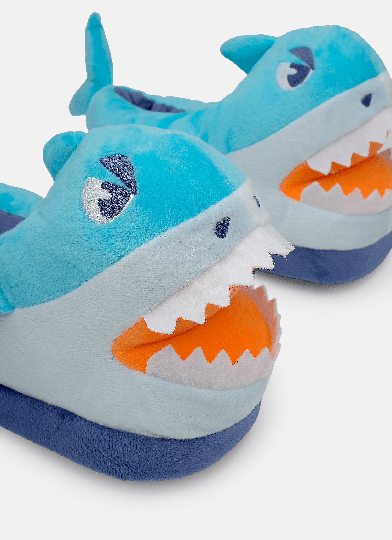 Pantufa-Menino-Tubarao-Futebol
